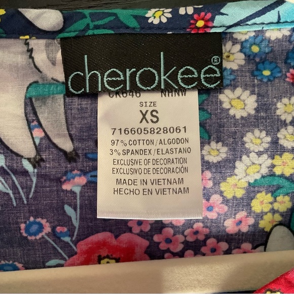 Sloth Scrub Top - Picture 2 of 2